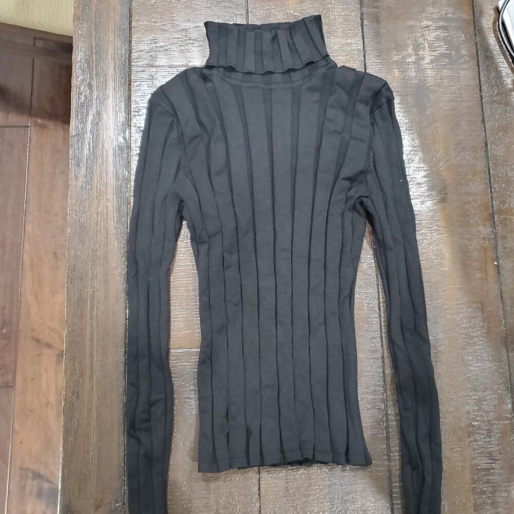 White House Black Market black turtle neck